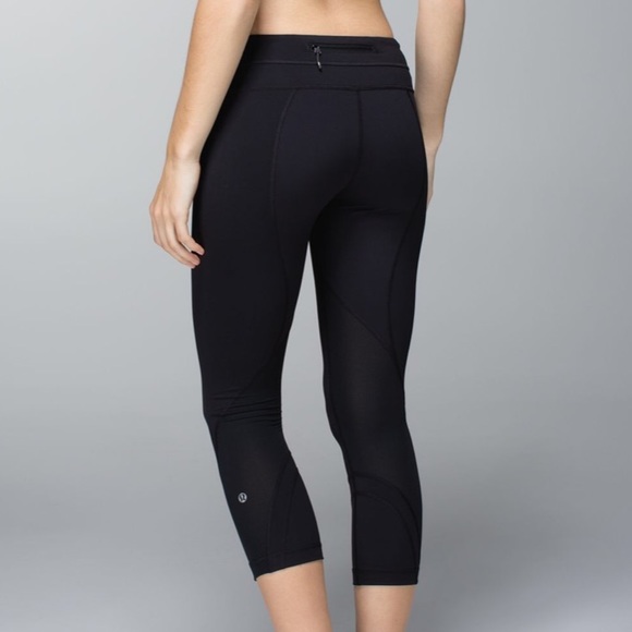lululemon athletica Pants - Lululemon Run: Inspire Crop II Size 6 Black EUC